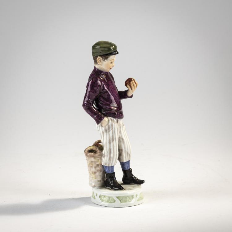 Bild 3 zu Objekt, 'Boy with Apple and Basket', 1905-10, Alfred Otto Adalbert K&ouml;nig, Meissen, KPM, 171C 530