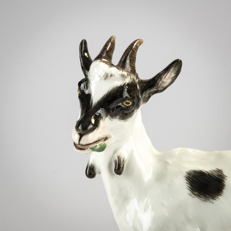 Bild 2 zu Objekt, 'Goat with Basket', 1905-10, Erich Hoesel, Meissen, KPM, 171C 533