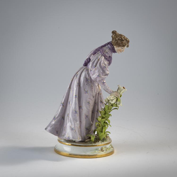Bild 3 zu Objekt, 'Dame, Lilien pfl&uuml;ckend', 1897, Emmerich Andresen, Meissen, KPM, 171C 521