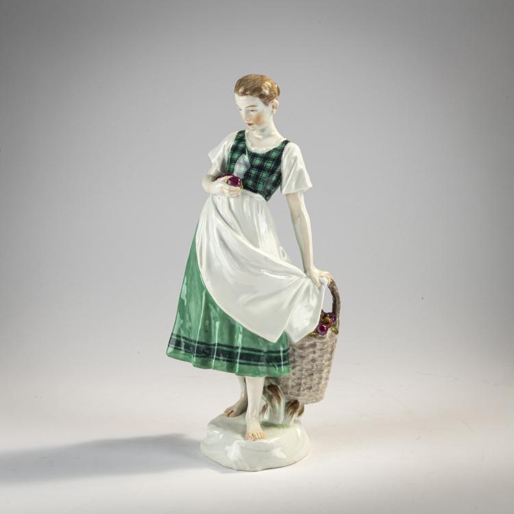 Hauptbild zu Objekt, 'Girl with a Basket of Apples', 1904, Karl Theodor Eichler, Meissen, KPM, 171C 526
