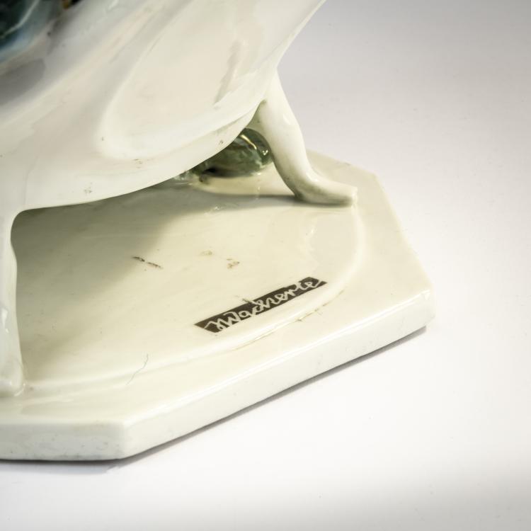 Bild 5 zu Objekt, 'Lady sitting in an Armchair', 1906, Josef Wackerle, Nymphenburg, KPM, 171C 539