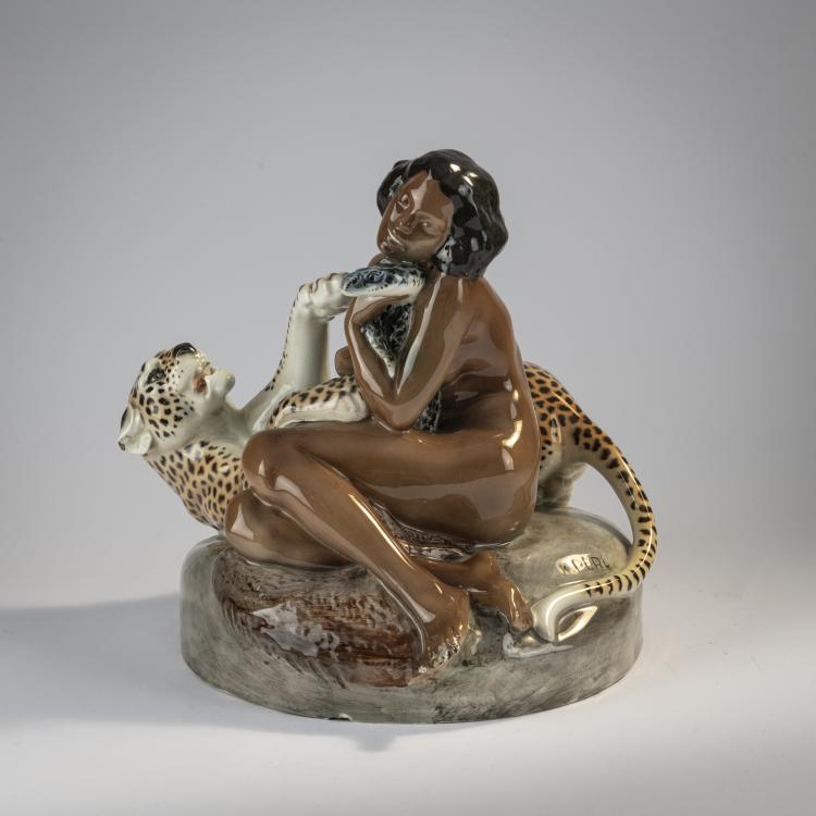 Bild 3 zu Objekt, 'Seated nude lady joking with a leopard', 1922, Karl Perl, Goldscheider, Wien, 171C 568