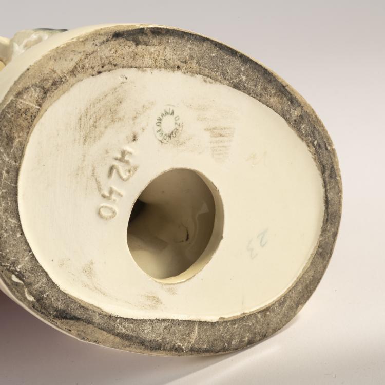 Bild 4 zu Objekt, Fashion lady with terrier, 1920s, Tschechoslowakei, 171C 615