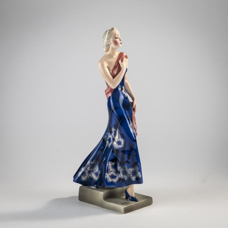 Hauptbild zu Objekt, 'Striding slim Lady', 1940, Goldscheider, Wien, 171C 604