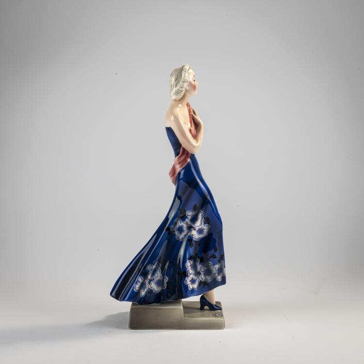 Bild 1 zu Objekt, 'Striding slim Lady', 1940, Goldscheider, Wien, 171C 604