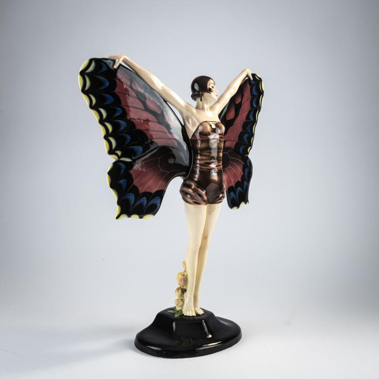 Bild 1 zu Objekt, Dancer in a butterfly costume, c. 1928/29, Goldscheider, Wien, 171C 584