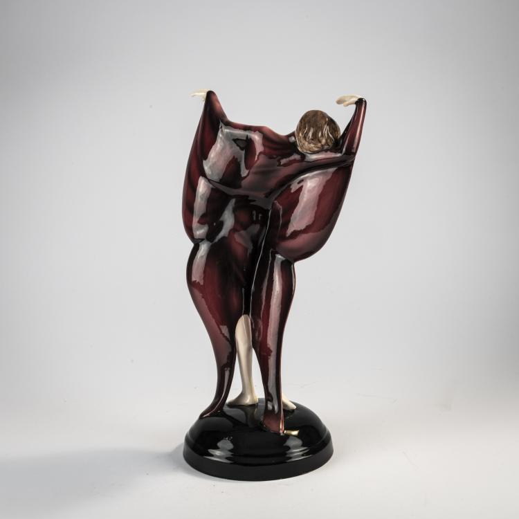 Bild 2 zu Objekt, 'T&auml;nzerin im Schmetterlingskost&uuml;m (sich drehend)', um 1929, Josef Lorenzl, Goldscheider, Wien, 171C 592