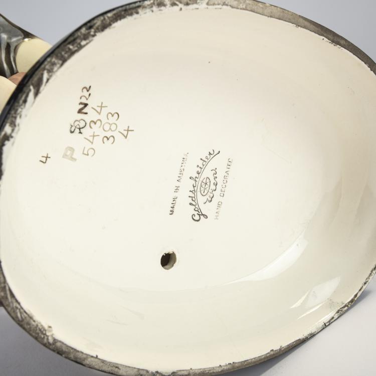 Bild 6 zu Objekt, 'T&auml;nzerin im Schmetterlingskost&uuml;m', 1924/25, Josef Lorenzl, Goldscheider, Wien, 171C 574