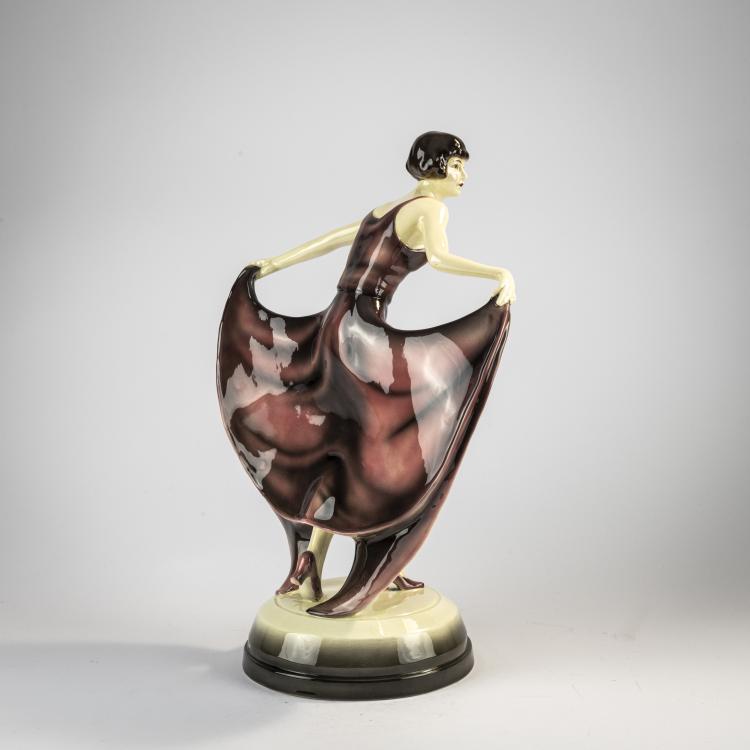 Bild 3 zu Objekt, 'Standing Dancer in Butterfly Dress', c. 1928, Josef Lorenzl, Goldscheider, Wien, 171C 585