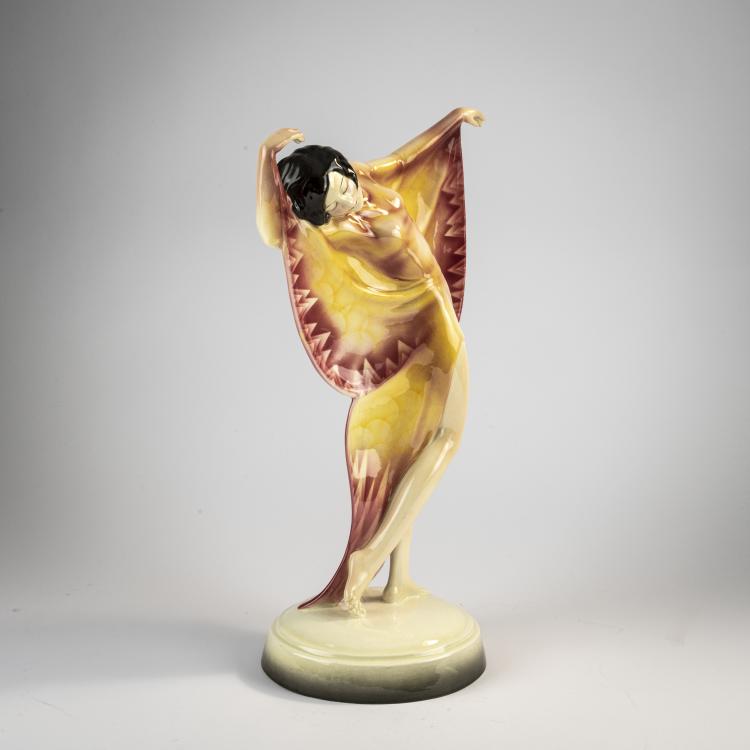 Bild 1 zu Objekt, Gro&szlig;e 'T&auml;nzerin im Schmetterlingskost&uuml;m (sich drehend)', 1929, Josef Lorenzl, Goldscheider, Wien, 171C 587