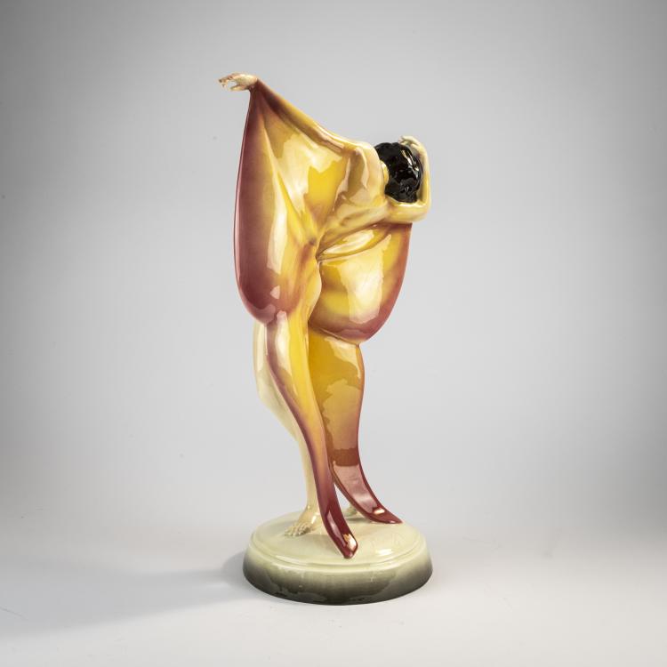 Bild 5 zu Objekt, Gro&szlig;e 'T&auml;nzerin im Schmetterlingskost&uuml;m (sich drehend)', 1929, Josef Lorenzl, Goldscheider, Wien, 171C 587