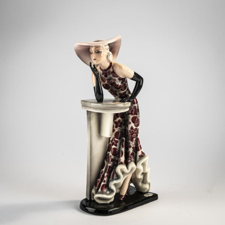 Hauptbild zu Objekt, 'Elegant lady with large hat and long gloves', 1936, Friedrich Goldscheider, Goldscheider, Wien, 171C 598