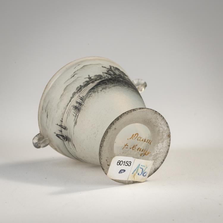 Bild 2 zu Objekt, Miniature 'Delft' vase with handles, 1899, Daum Fr&egrave;res, Nancy, 171A 26