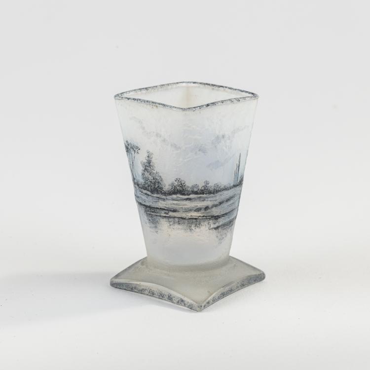 Bild 1 zu Objekt, Miniature vase 'Delft', 1899, Daum Fr&egrave;res, Nancy, 171A 28