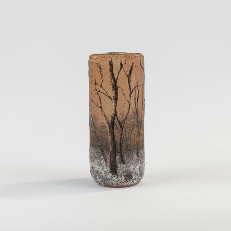 Hauptbild zu Objekt, Miniaturvase 'Paysage d'Hiver, um 1902, Daum Fr&egrave;res, Nancy, 171A 33
