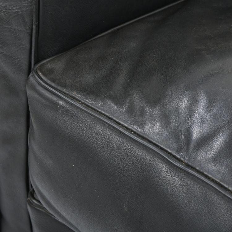 Bild 12 zu Objekt, 'LC 2' settee, 1928, Pierre Jeanneret,Charlotte Perriand,Le Corbusier Charles-&Eacute;douard Jeanneret-Gris, Cassina, Mailand, 170B 474