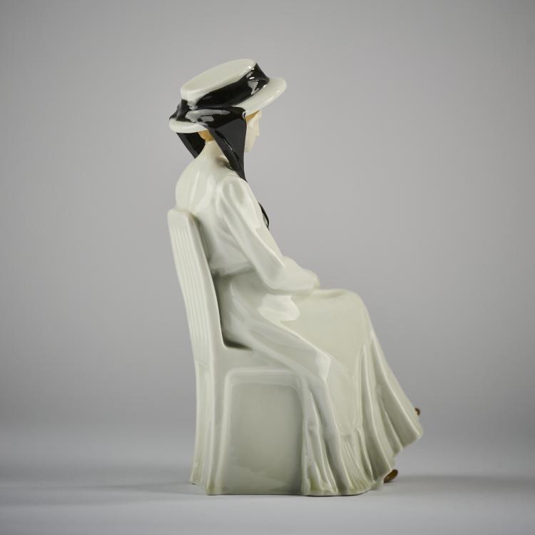 Bild 2 zu Objekt, Seated lady with a bouquet of flowers, c. 1915, Heubach, Lichte, 171C 502