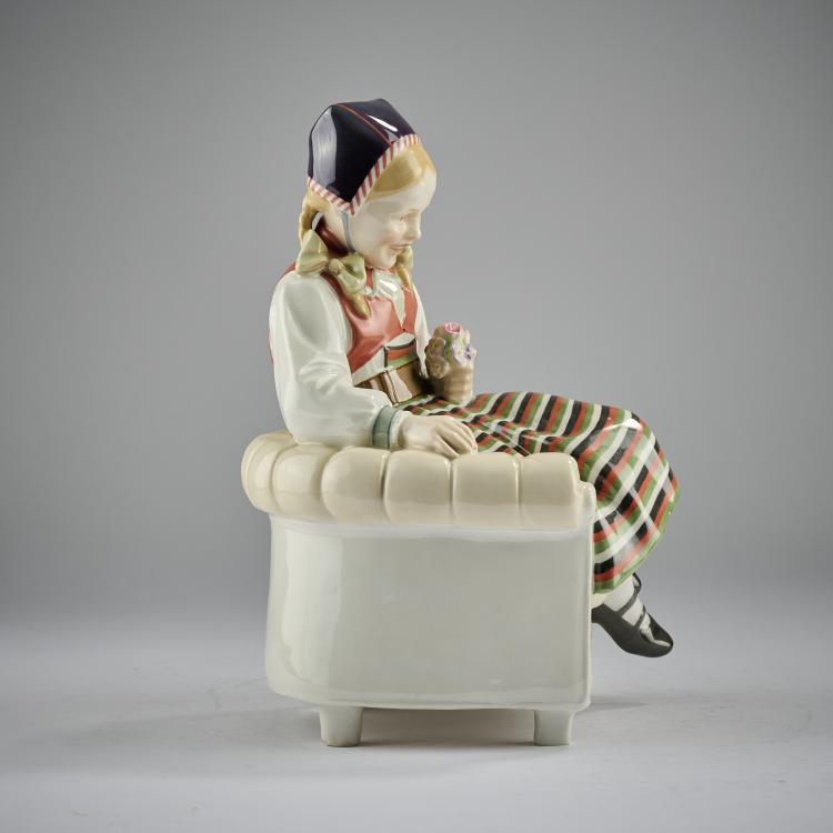 Bild 3 zu Objekt, 'Child in an armchair', 1908, Karl Himmelsto&szlig;, Berlin, KPM, 171C 486