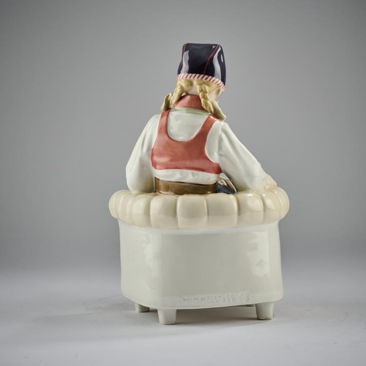 Bild 4 zu Objekt, 'Child in an armchair', 1908, Karl Himmelsto&szlig;, Berlin, KPM, 171C 486