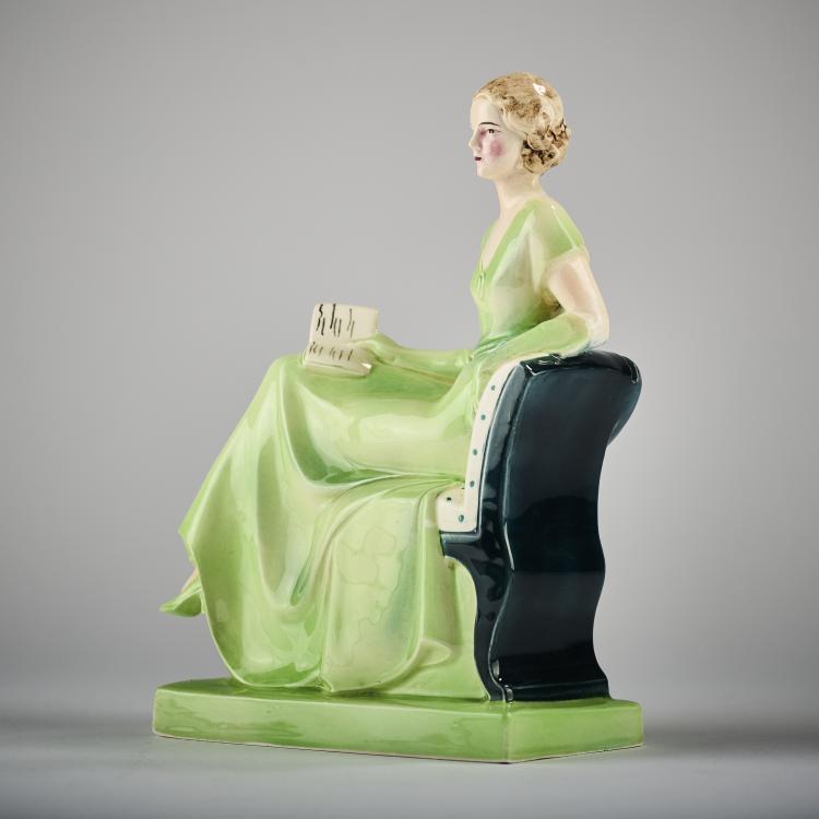 Bild 2 zu Objekt, Seated with a book, c. 1930, Hertwig & Co., Katzh&uuml;tte, 171C 606