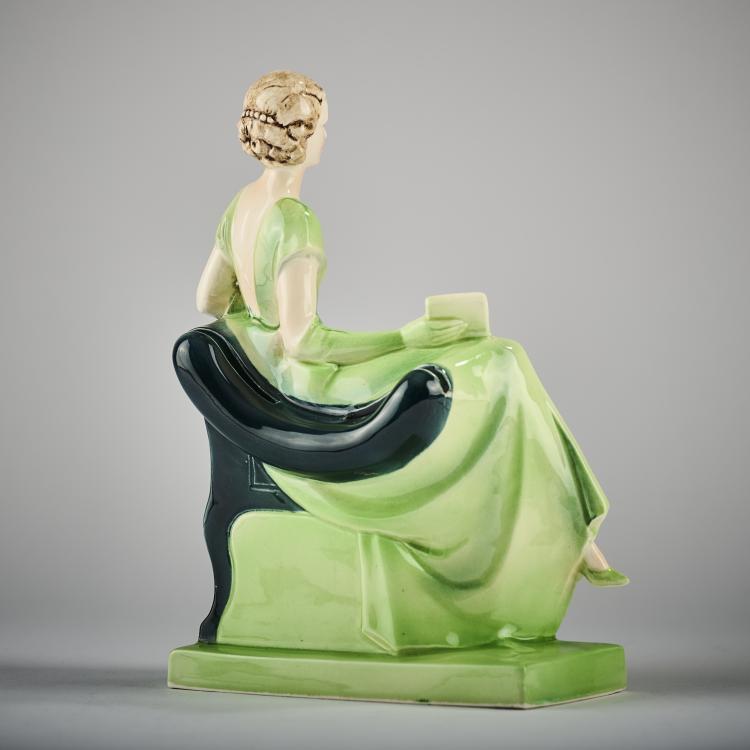 Bild 3 zu Objekt, Seated with a book, c. 1930, Hertwig & Co., Katzh&uuml;tte, 171C 606