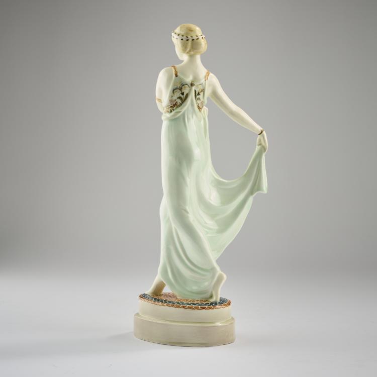 Bild 4 zu Objekt, 'Stepping dancer, lifting her long dress to the side', c. 1913/14, Max Valentin, Goldscheider, Wien, 171C 565