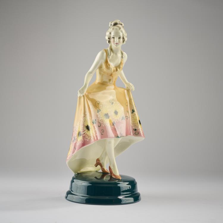 Bild 1 zu Objekt, 'Stehende T&auml;nzerin mit Biedermeierfrisur', um 1926, Josef Lorenzl, Goldscheider, Wien, 171C 581