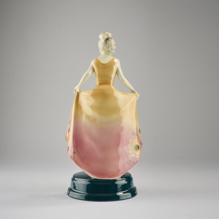 Bild 3 zu Objekt, 'Stehende T&auml;nzerin mit Biedermeierfrisur', um 1926, Josef Lorenzl, Goldscheider, Wien, 171C 581