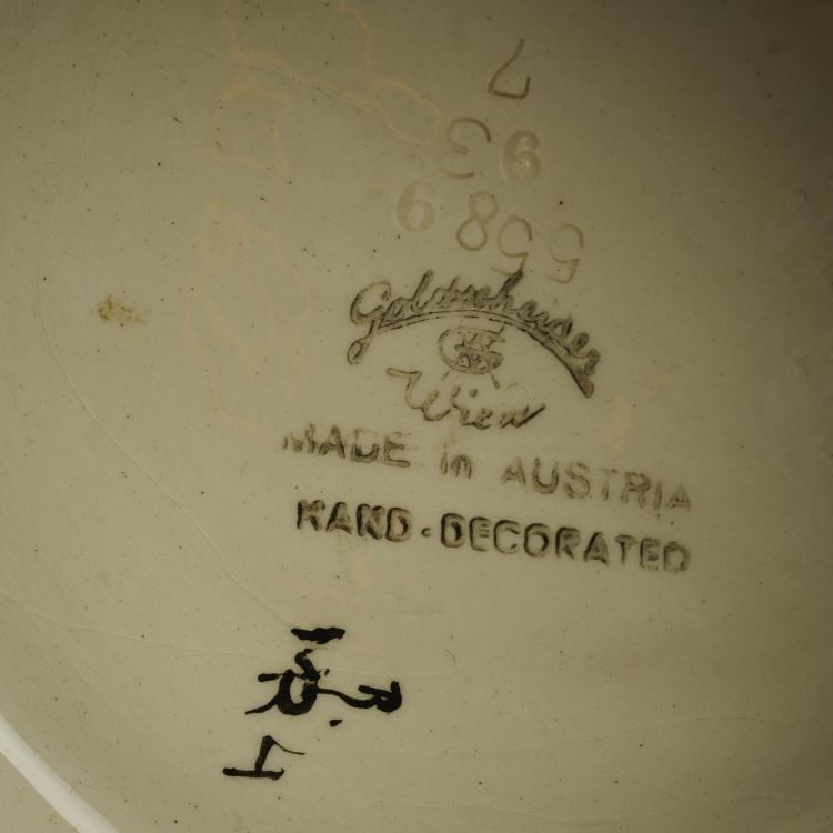 Bild 8 zu Objekt, 'Stehende T&auml;nzerin mit Biedermeierfrisur', um 1926, Josef Lorenzl, Goldscheider, Wien, 171C 581