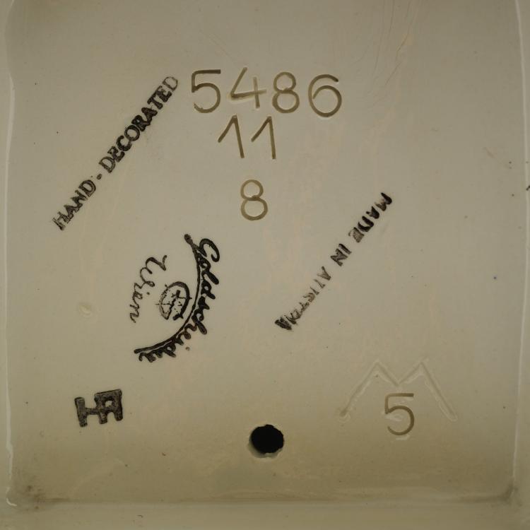 Bild 6 zu Objekt, 'Standing young lady in carnival costume', c. 1925, Josef Lorenzl, Goldscheider, Wien, 171C 578