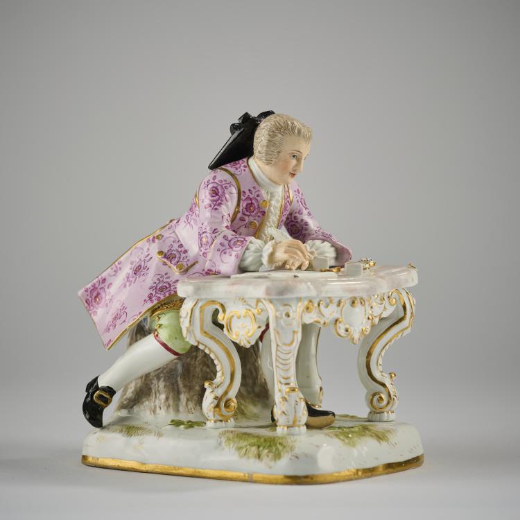 Hauptbild zu Objekt, 'Cavalier at the desk', 1740, Johann Joachim Kaendler, Meissen, KPM, 171C 504