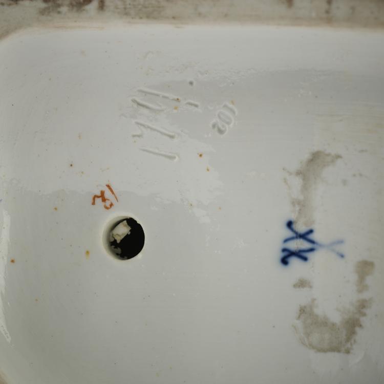 Bild 9 zu Objekt, 'Cavalier at the desk', 1740, Johann Joachim Kaendler, Meissen, KPM, 171C 504