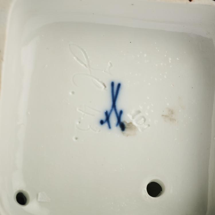 Bild 8 zu Objekt, 'Venus with Dolphin', 1784, Johann Carl Sch&ouml;nheit, Meissen, KPM, 171C 509