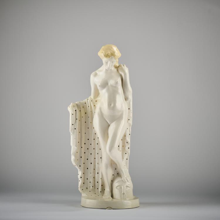 Hauptbild zu Objekt, 'Helen of Troy', c. 1907, Michael Powolny, Gmunder Keramik (wohl), 171C 556