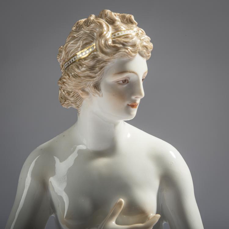 Bild 1 zu Objekt, 'Venus with Dolphin', 1784, Johann Carl Sch&ouml;nheit, Meissen, KPM, 171C 510