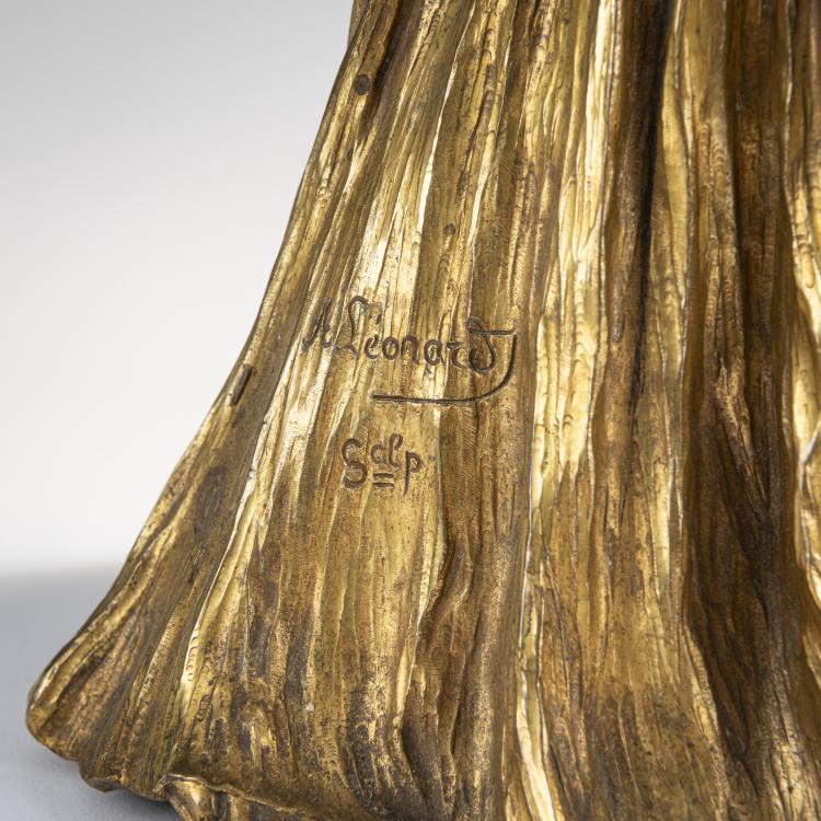 Bild 3 zu Objekt, 'Danseuse au tambourin &agrave; gauche' aus dem Tafelaufsatz 'le Jeu de l'Echarpe', 1898, Agathon L&eacute;onard, 171B 312