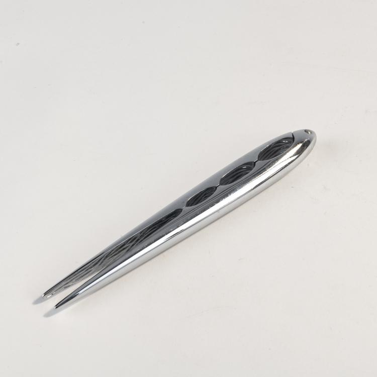 Bild 1 zu Objekt, 'Casstoo' nutcracker from the 'Faitoo' series, 1990s, Philippe Starck, Alessi, Officina, Italien, 172A 69