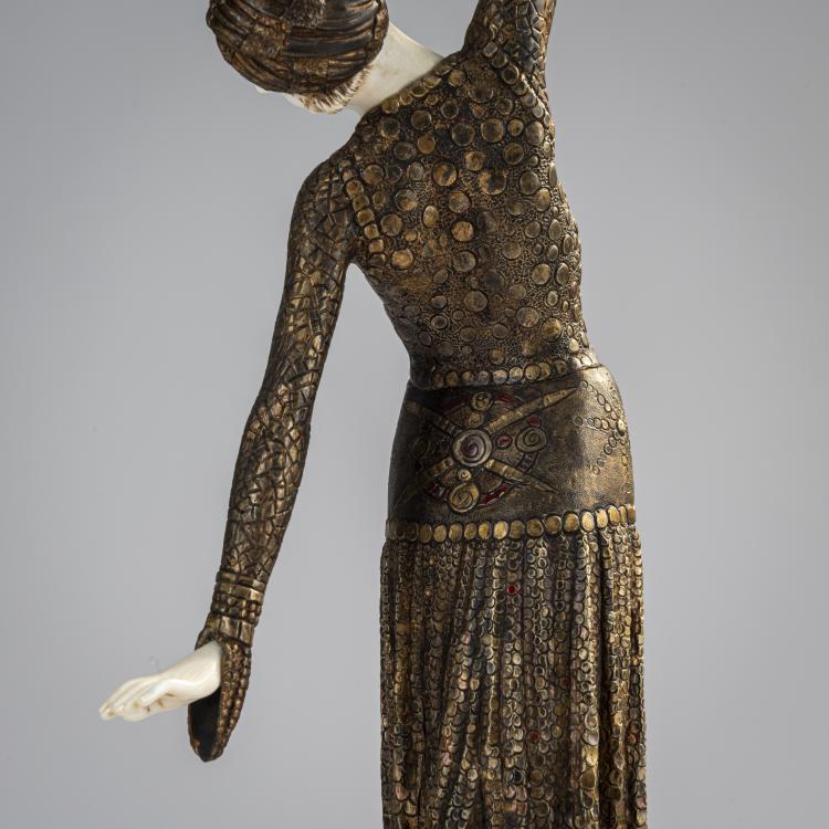 Bild 3 zu Objekt, Chryselephantin-Figur 'Empreinte des Pieds', um 1925, Dem&egrave;tre H. Chiparus, 171B 292