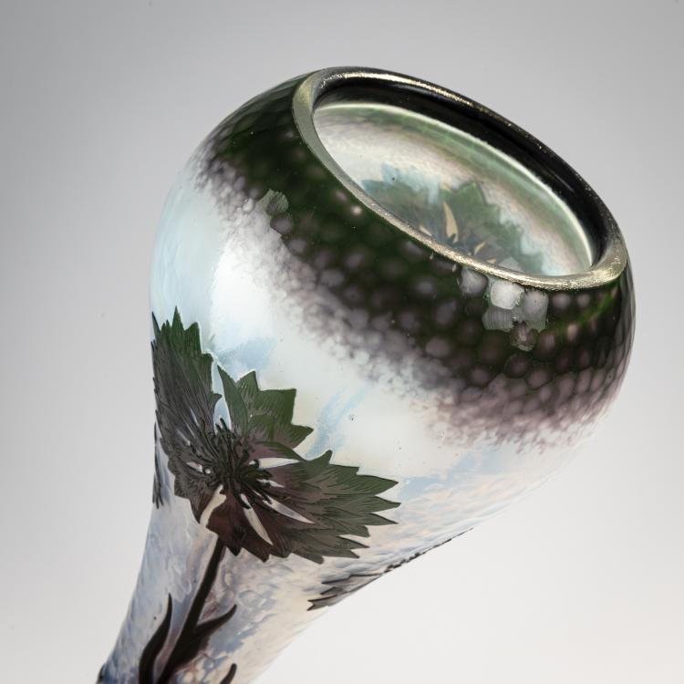 Bild 5 zu Objekt, Hohe 'Martel&eacute;'-Vase 'Bleuets', 1900-03, Daum Fr&egrave;res, Nancy, 171A 30