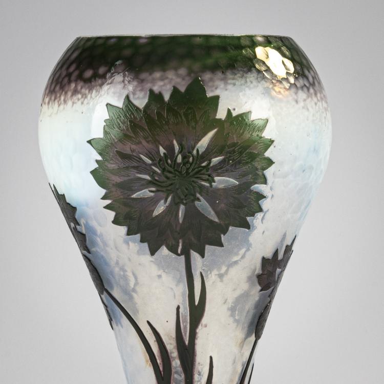 Bild 6 zu Objekt, Hohe 'Martel&eacute;'-Vase 'Bleuets', 1900-03, Daum Fr&egrave;res, Nancy, 171A 30