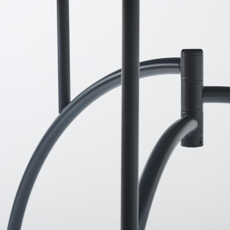 Bild 5 zu Objekt, 'Tippy Jackson' table, 1982, Philippe Starck, Driade Aleph, Caorso, 170B 459