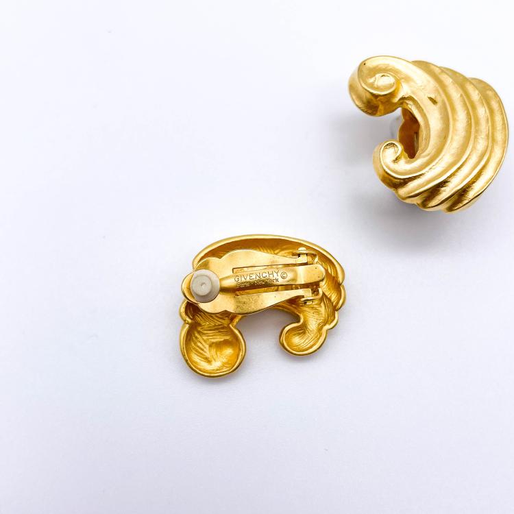 Bild 1 zu Objekt, Pair of Vintage clip earrings, Givenchy, 172E 792