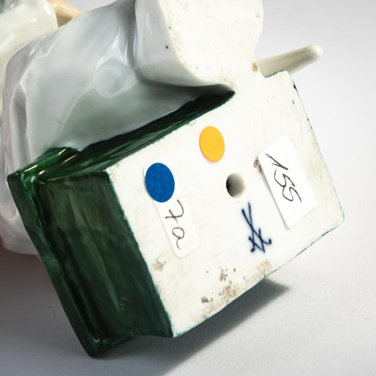 Bild 2 zu Objekt, 'Child with a cat in their arms, sitting on a bench', 1905, Konrad Hentschel, Mei&szlig;en, 171B 334