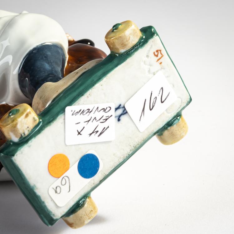 Bild 2 zu Objekt, 'Child with newspaper cap, riding a wooden horse', 1905, Konrad Hentschel, Mei&szlig;en, 171B 333