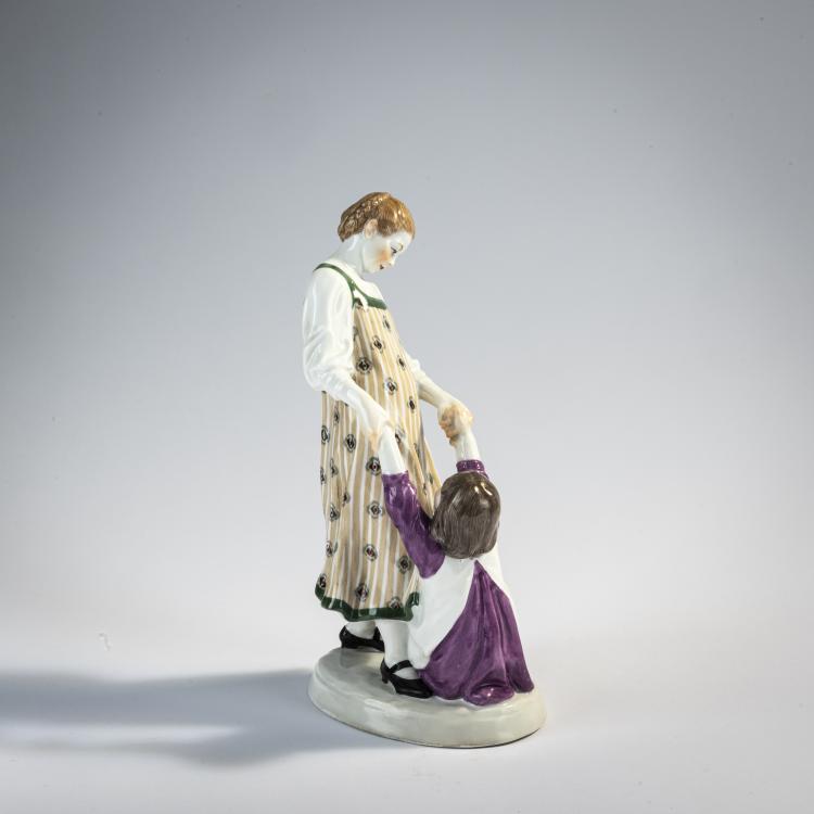 Bild 1 zu Objekt, 'Zwei Kinder, tanzend', 1905-10, Alfred Otto Adalbert K&ouml;nig, Mei&szlig;en, 171B 346