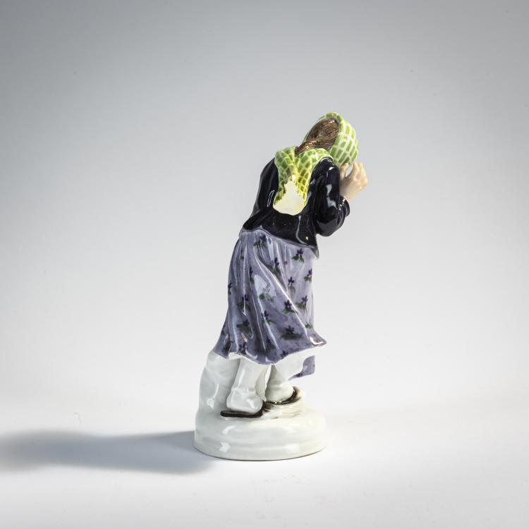 Bild 1 zu Objekt, 'M&auml;dchen, Schneeb&auml;lle abwehrend', 1905-10, Alfred Otto Adalbert K&ouml;nig, Mei&szlig;en, 171B 345