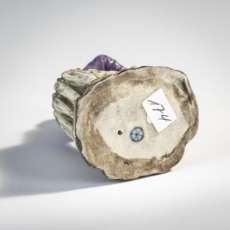 Bild 2 zu Objekt, 'Girl with pull-along toy', c. 1765, Johann Peter Melchior (after), H&ouml;chst, 171B 350