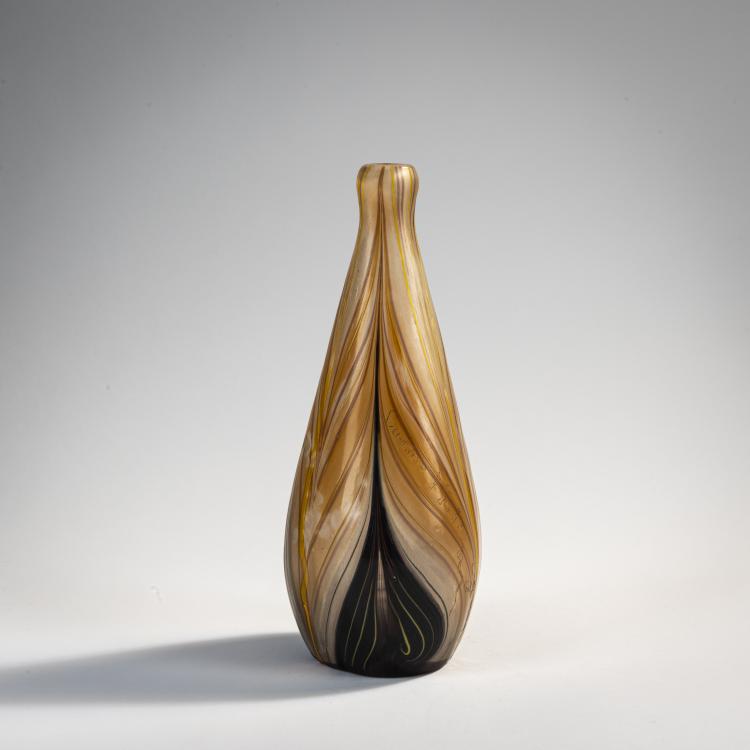 Bild 1 zu Objekt, 'Bouton d'Iris' marqueterie vase, 1900, Emile Gall&eacute;, Gall&eacute;, Emile, Nancy, 171A 105