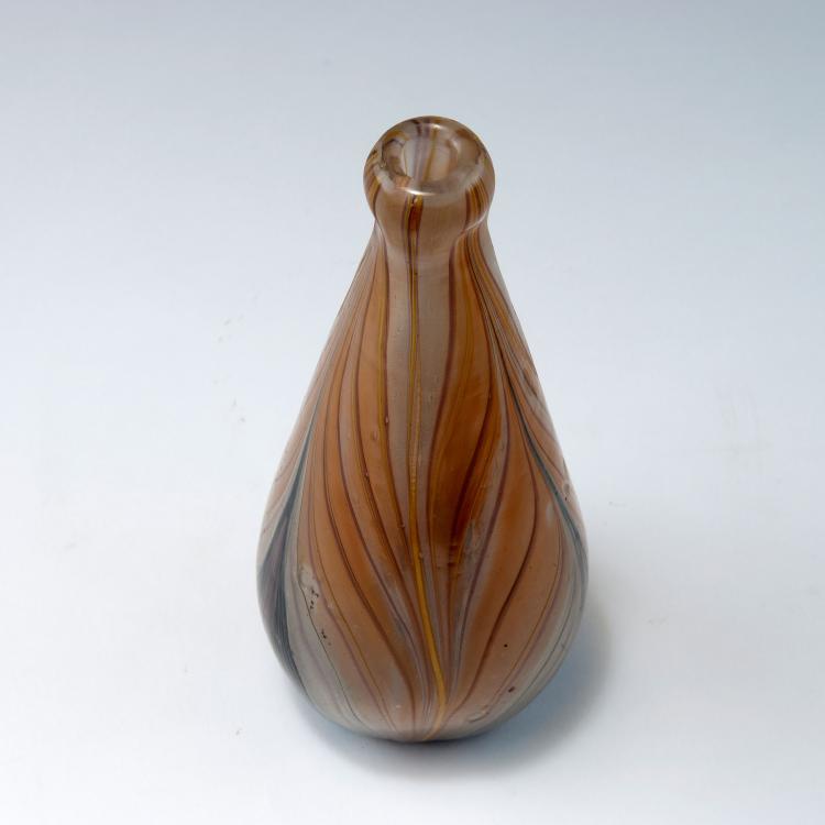 Bild 3 zu Objekt, 'Bouton d'Iris' marqueterie vase, 1900, Emile Gall&eacute;, Gall&eacute;, Emile, Nancy, 171A 105