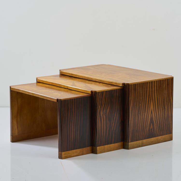 Hauptbild zu Objekt, Three nesting tables 'Paysage polaire', 1920s, Emile Gall&eacute;, Gall&eacute;, Etablisements, Nancy, 171A 222